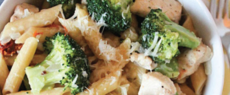 Pollo, penne y brócoli Pollo, penne y brócoli